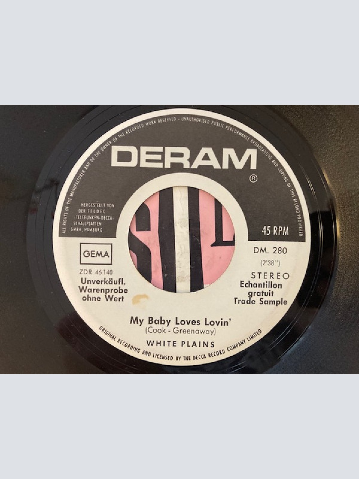 Vinyl / White Plains - My Baby Loves Lovin' / Show Me Your Hand