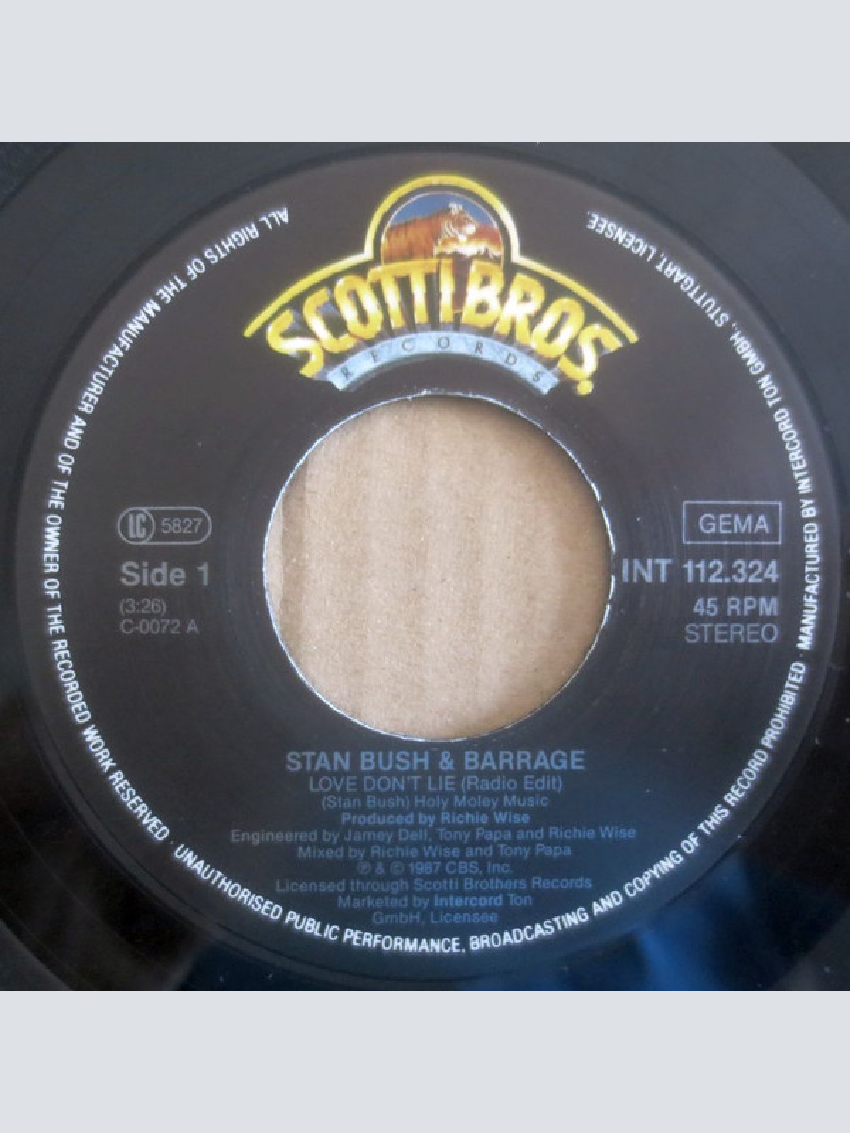 Vinyl / Stan Bush & Barrage (3) - Love Don't Lie (Radio Edit)