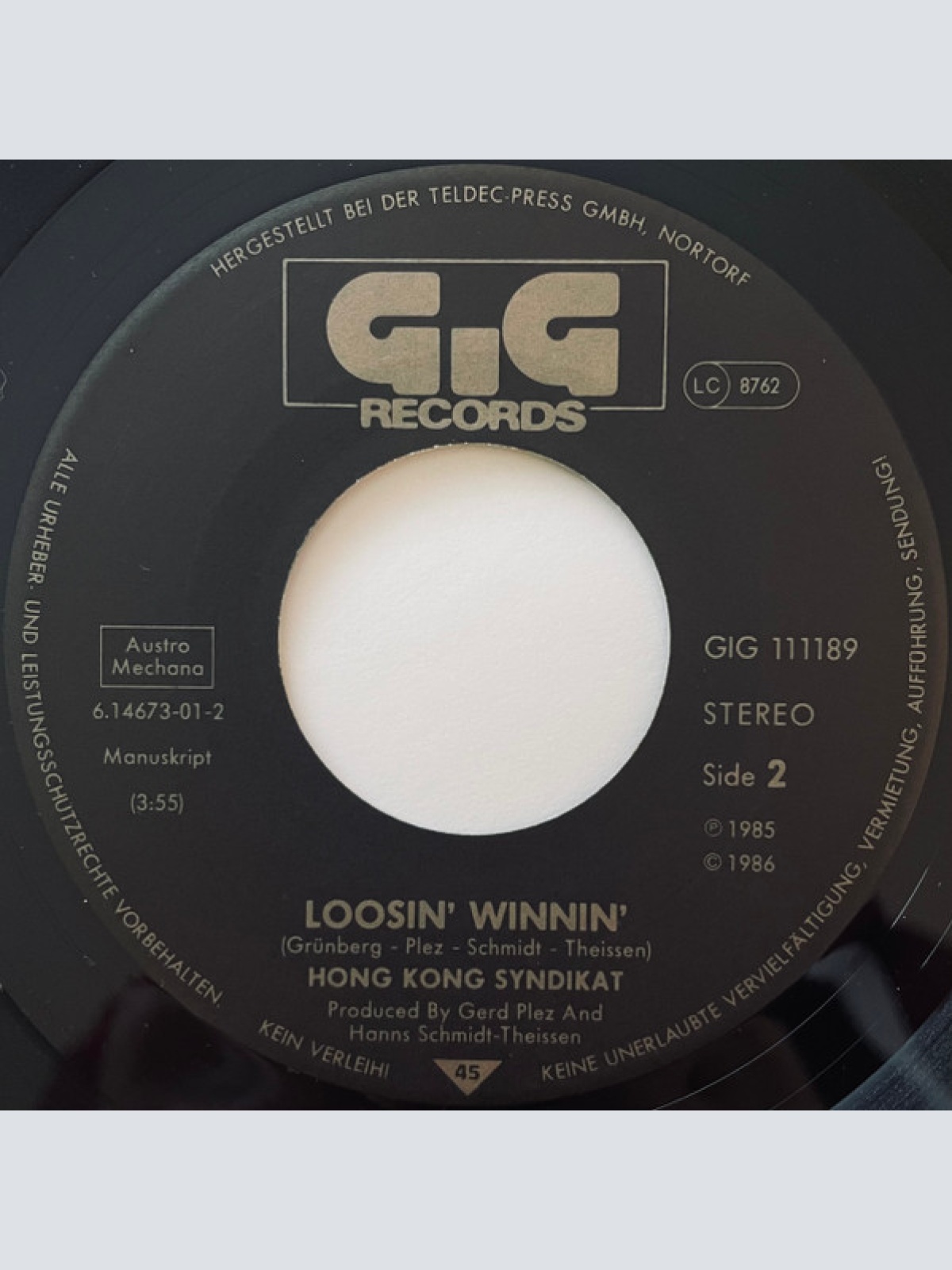 Vinyl / Hong Kong Syndikat* - Concrete + Clay