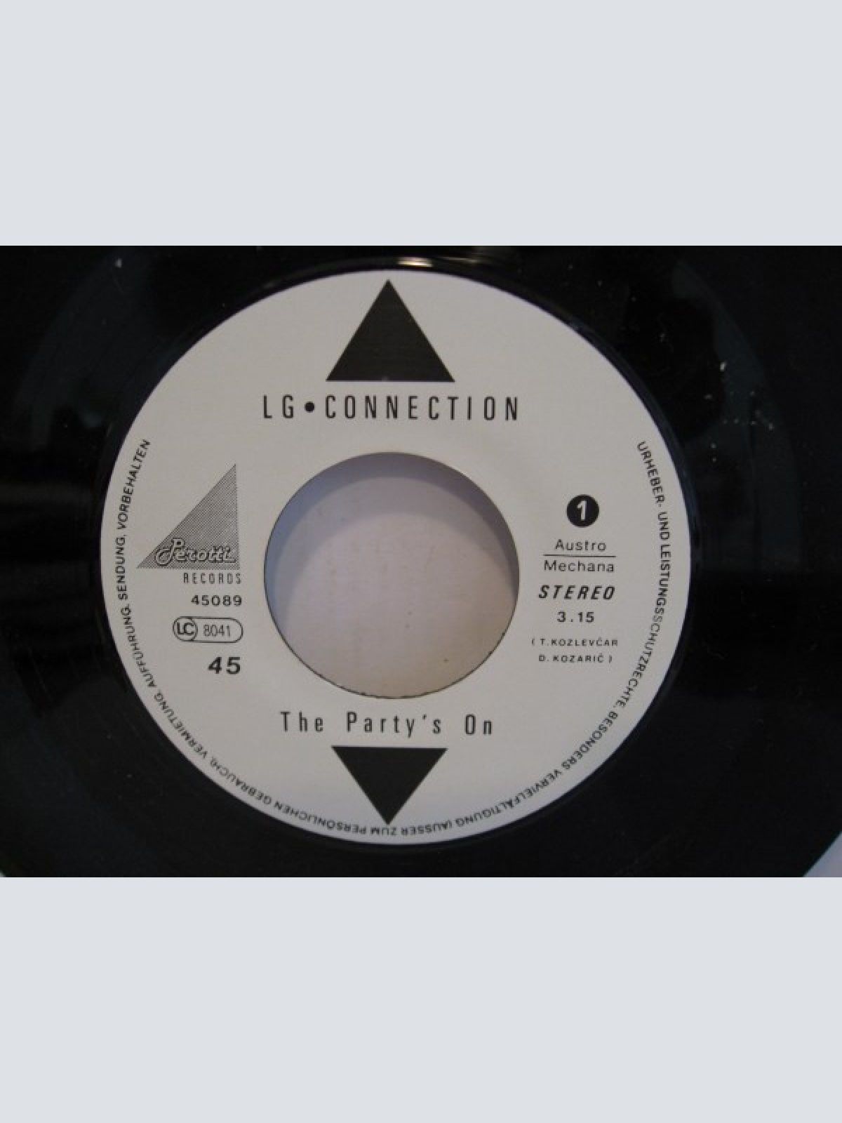 Vinyl / LG Connection - The Party´s On
