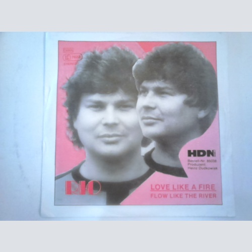 Vinyl / Rio (60) - Love Like A Fire