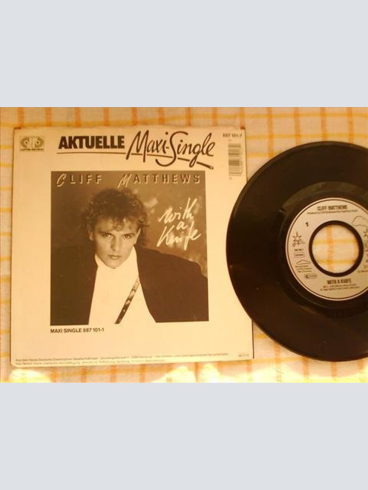 Vinyl / Cliff Matthews - With A Knife