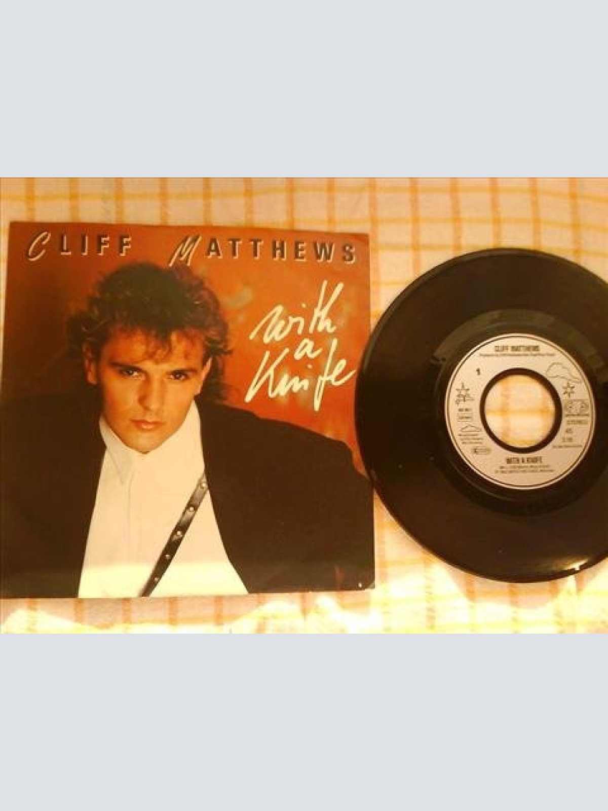 Vinyl / Cliff Matthews - With A Knife