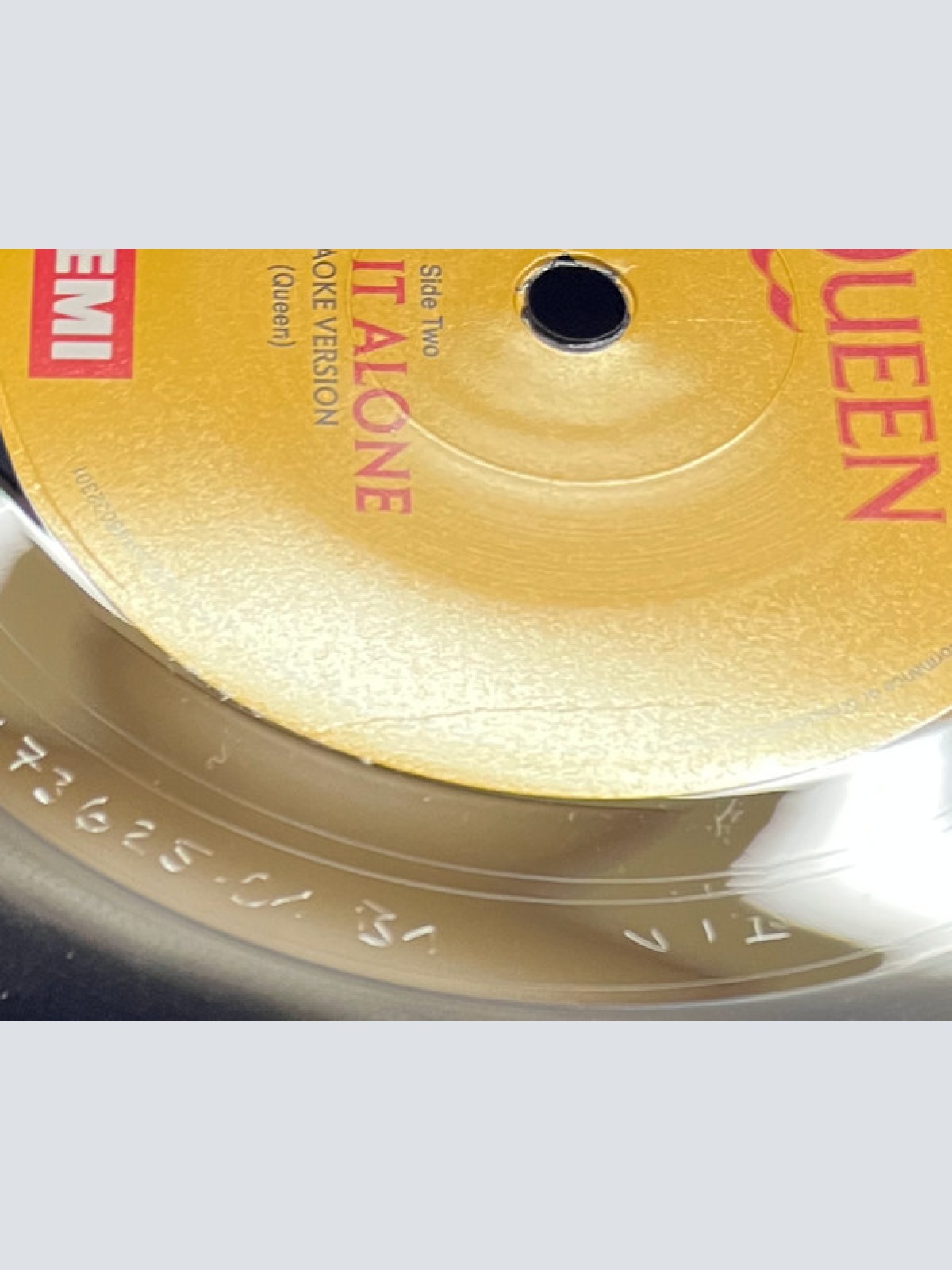 Vinyl / Queen - Face It Alone