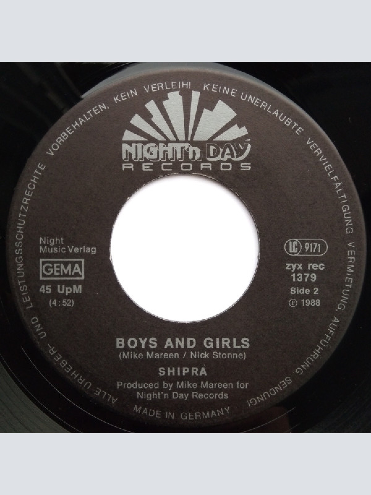 Vinyl / Shipra - Jeans On