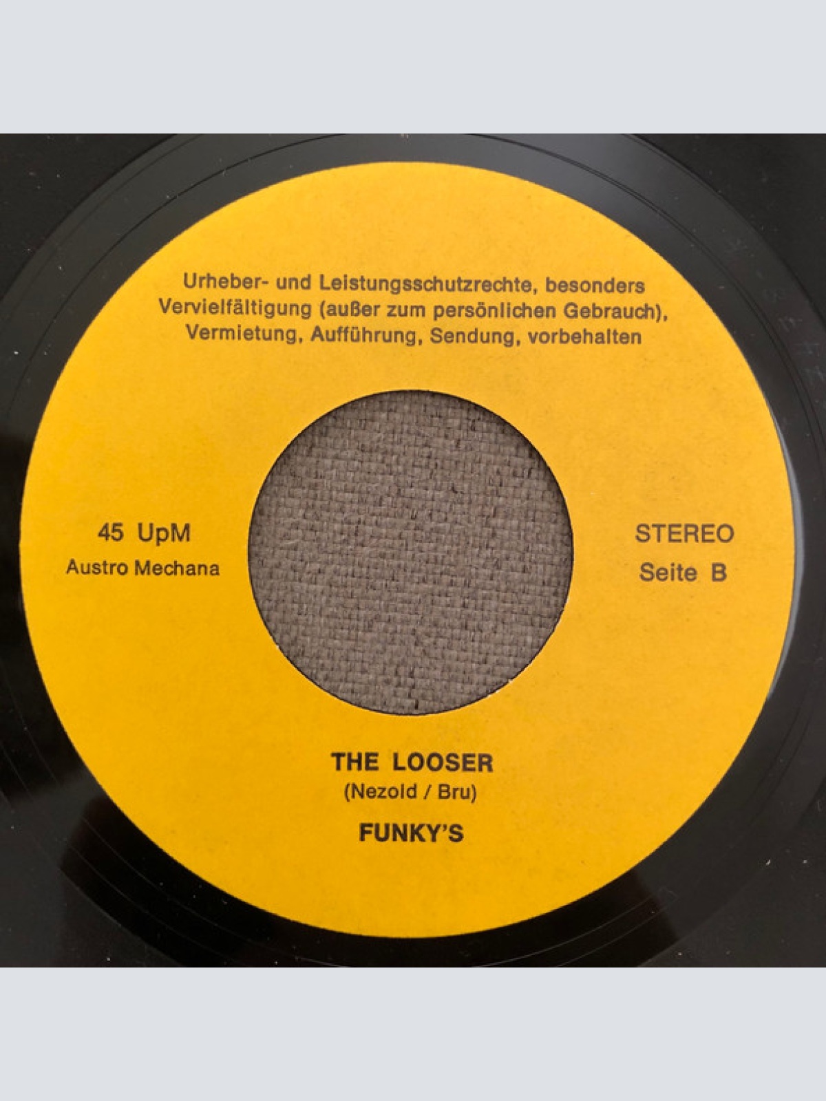 Vinyl / The Funky's - Flying To The Sky / The Looser