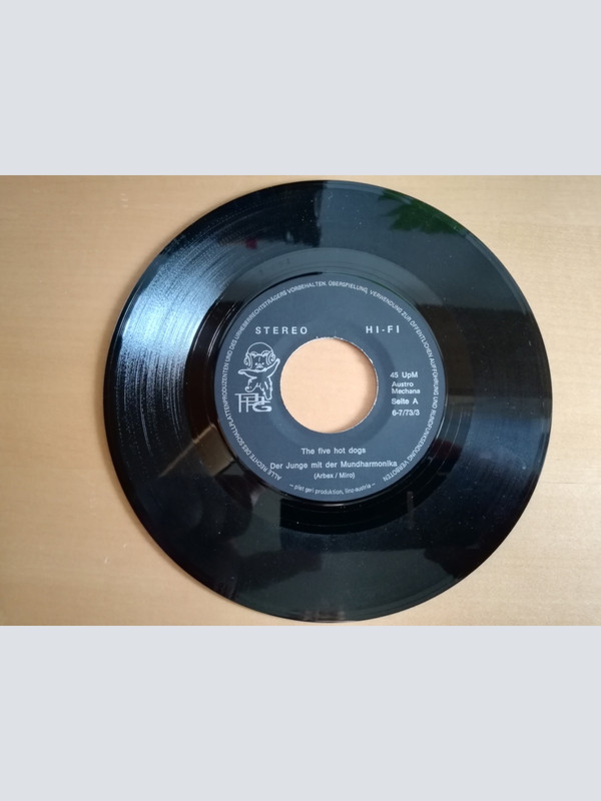 Vinyl / The Five Hot Dogs - Der Junge Mit Der Mundharmonika / Besame Mucho