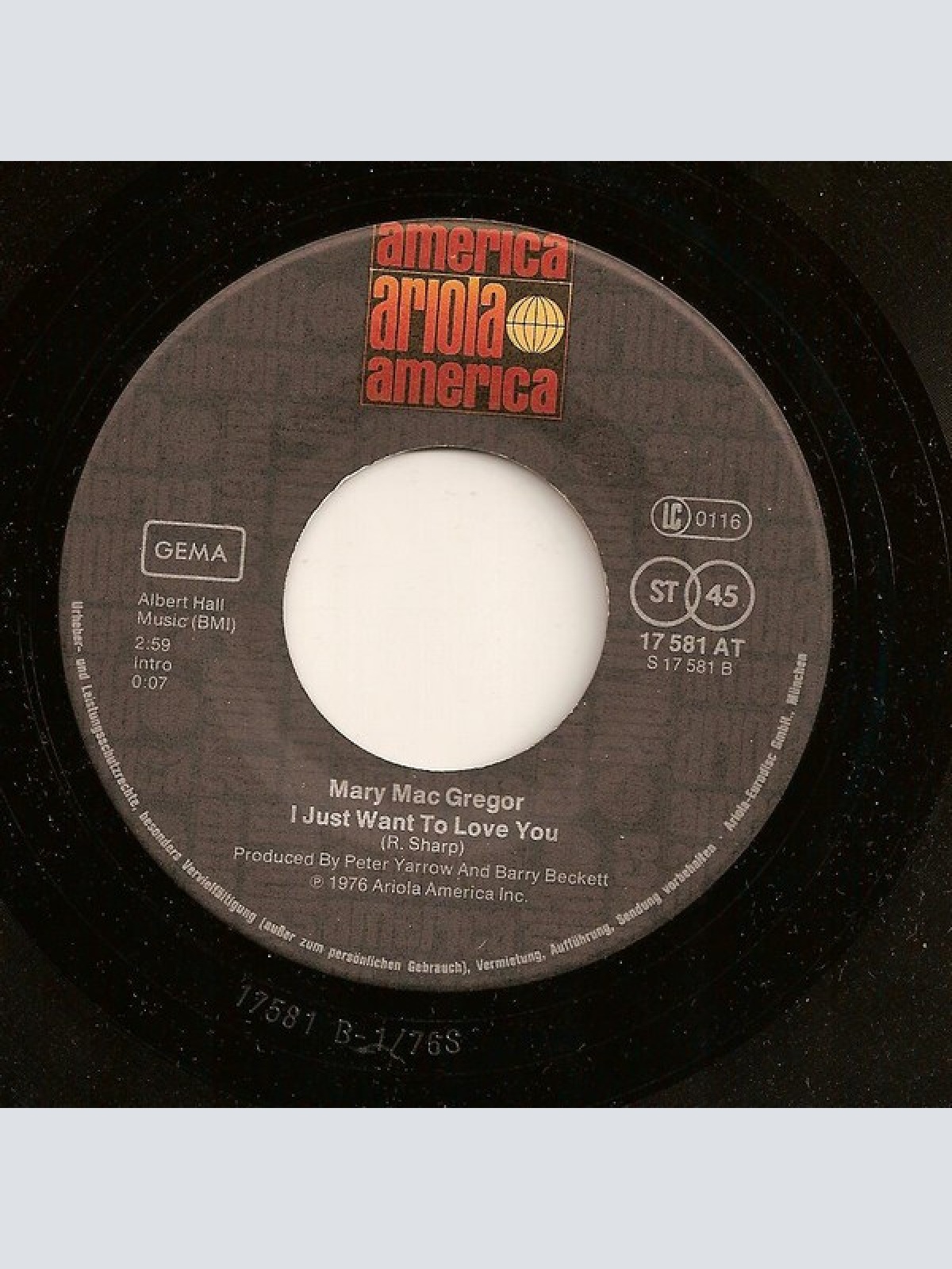 Vinyl / Mary MacGregor - Torn Between Two Lovers