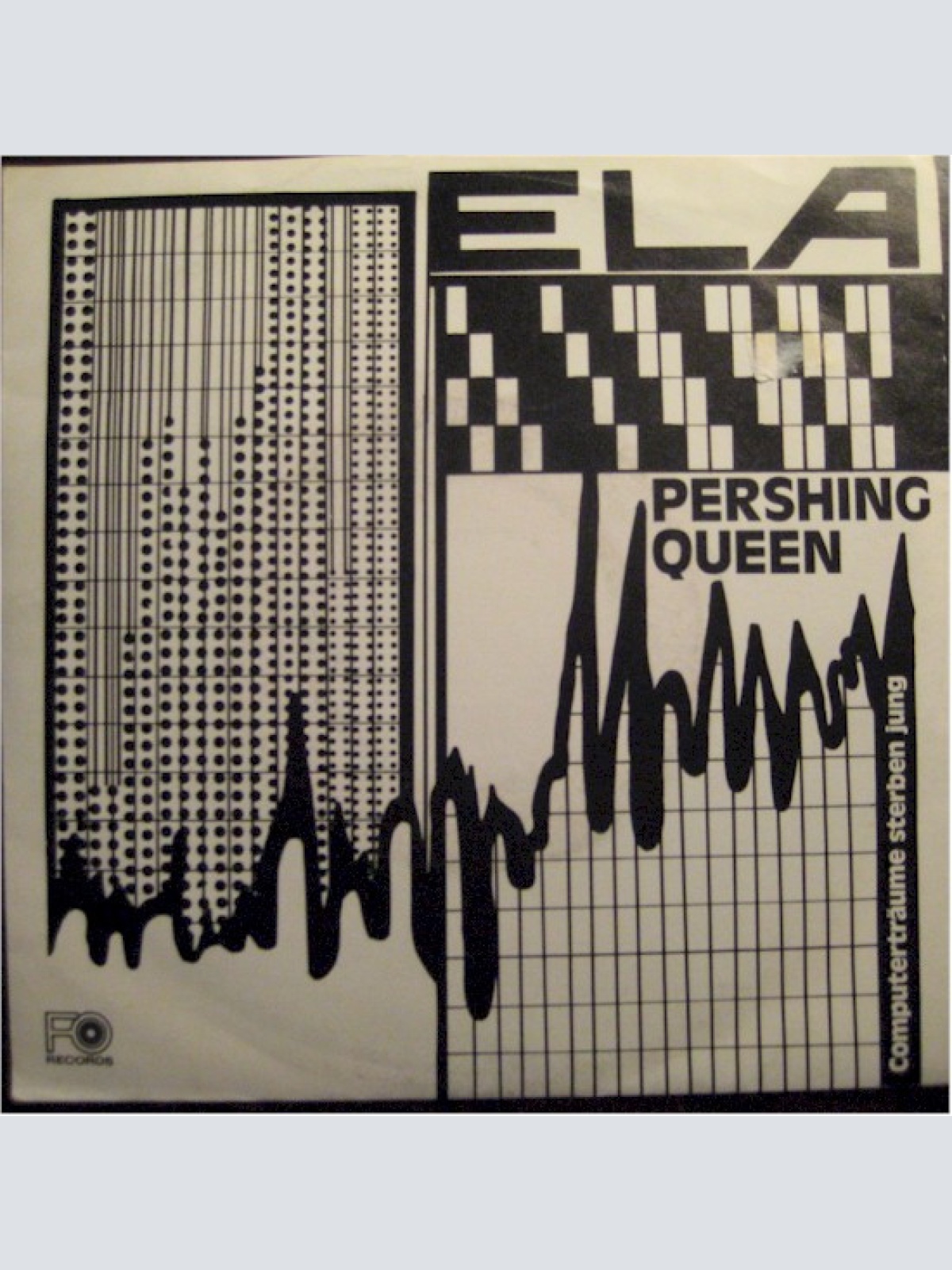 Vinyl / Ela (5) - Pershing Queen
