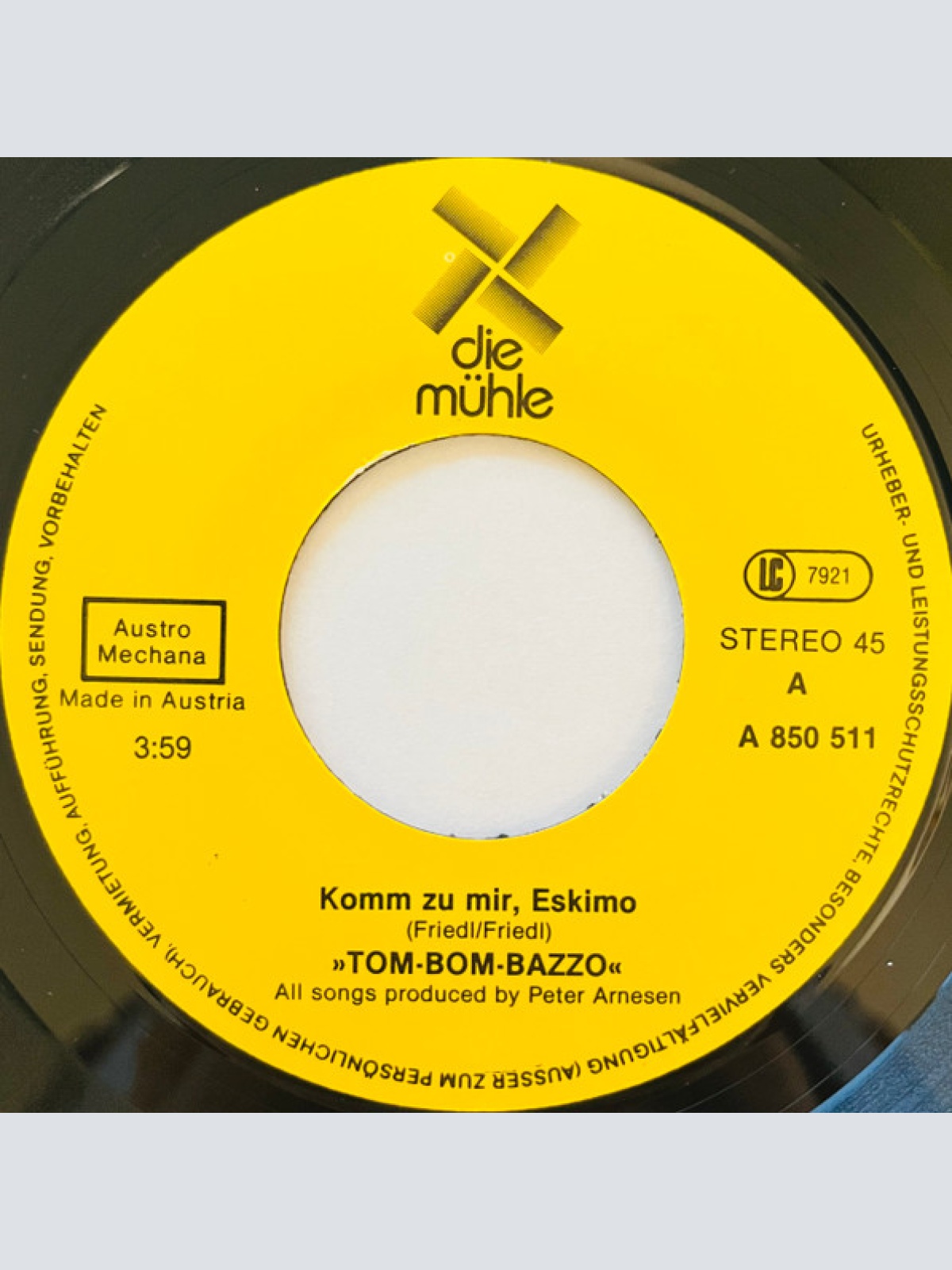 Vinyl / Tom Bom Bazzo - Komm Zu Mir Eskimo / Na' Trotzdem