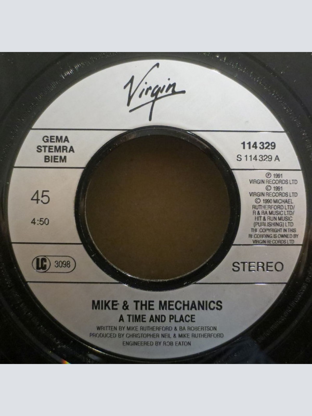 Vinyl / Mike & The Mechanics - A Time And Place