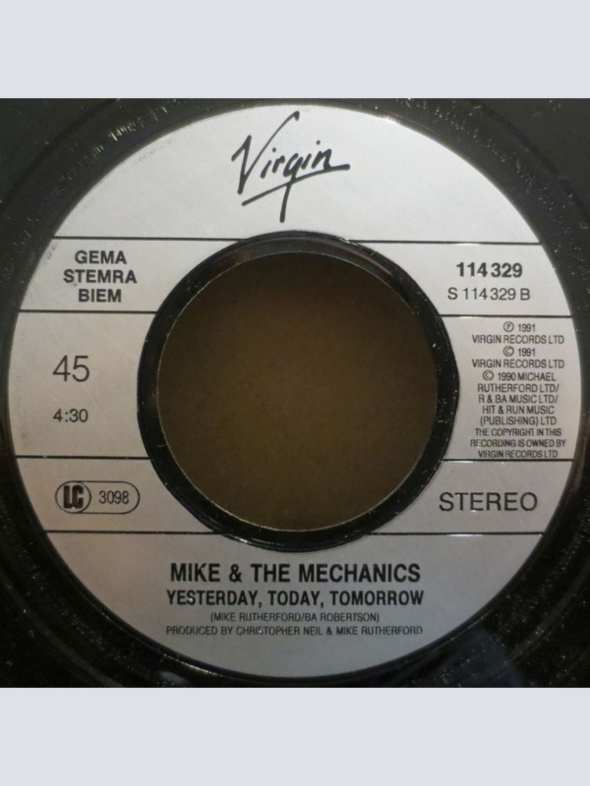 Vinyl / Mike & The Mechanics - A Time And Place