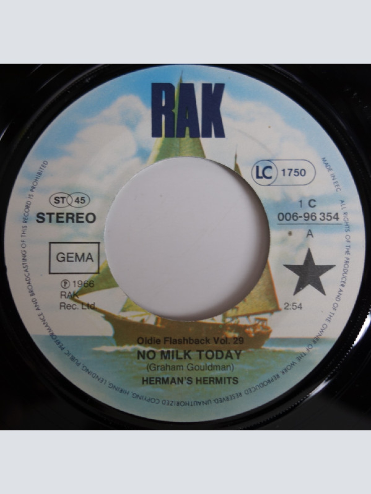 Vinyl / Herman's Hermits - No Milk Today / Mrs. Brown You've Got A Lovely Daughter