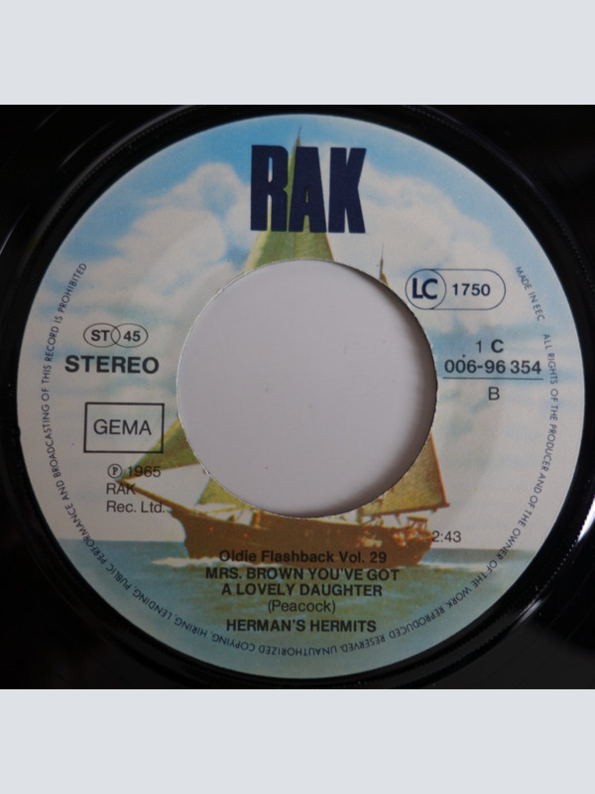 Vinyl / Herman's Hermits - No Milk Today / Mrs. Brown You've Got A Lovely Daughter