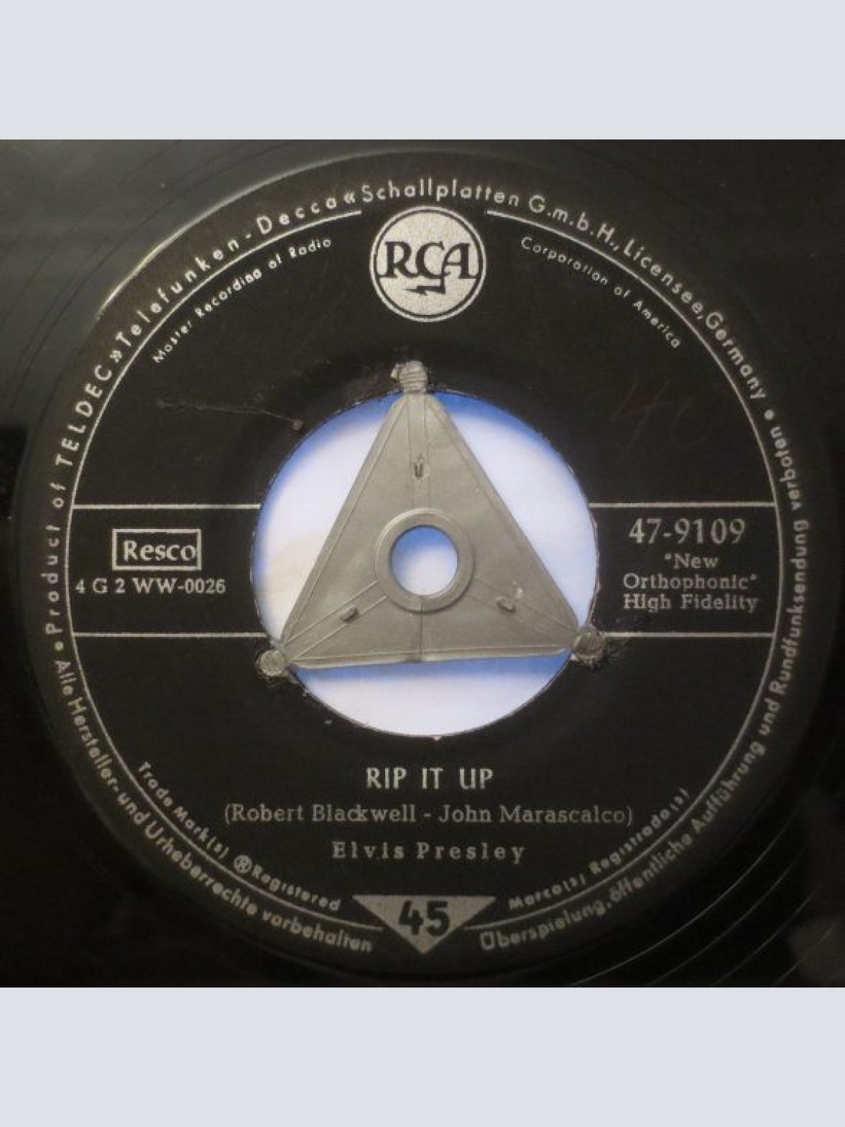 Vinyl / Elvis Presley - Love Me / Rip It Up