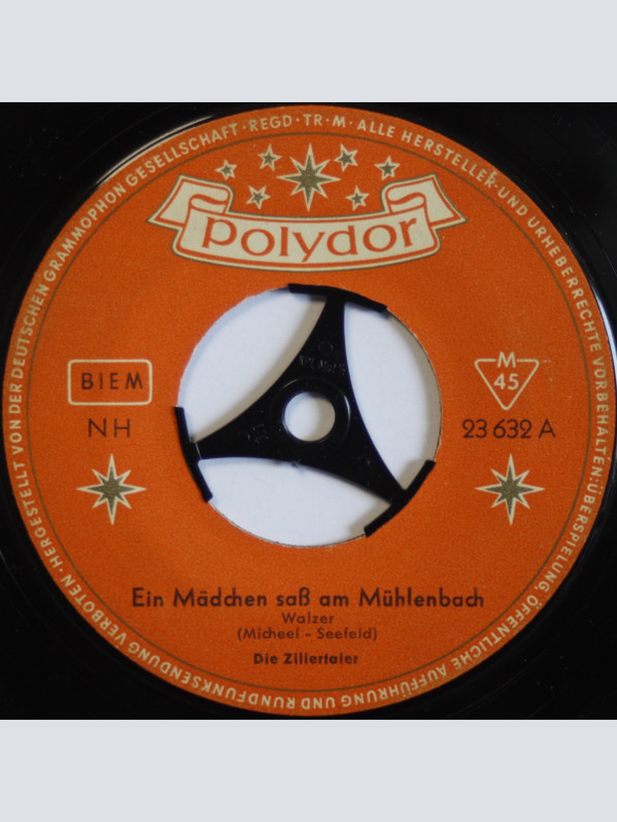 Vinyl / Die Zillertaler (2) - Ein Mädchen Saß Am Mühlenbach / Niemand Hofft Vergebens