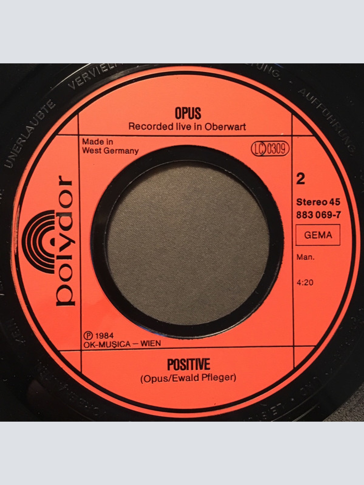 Vinyl / Opus - Flyin' High (Original Live Version)