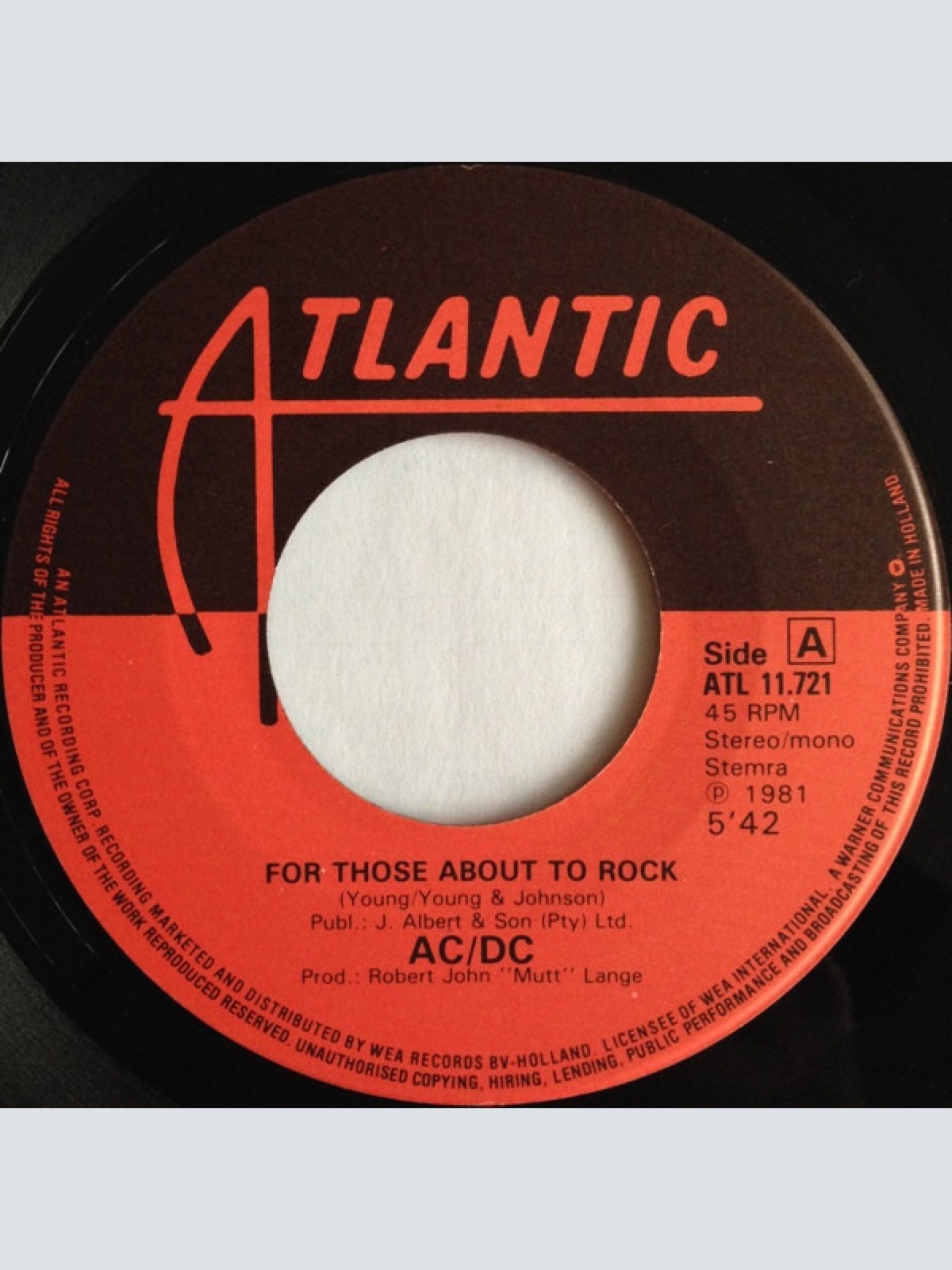 Vinyl / AC/DC - For Those About To Rock (We Salute You)