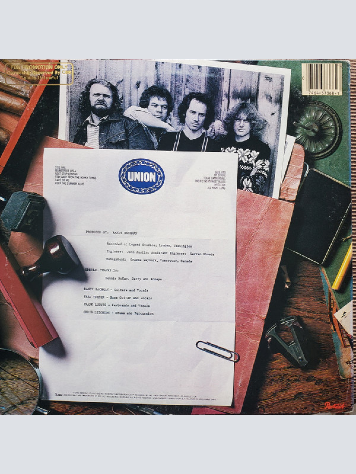 Vinyl / Union (17) - On Strike