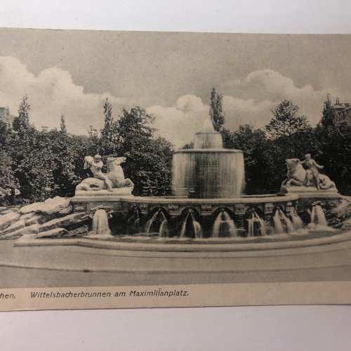 München. Wittelsbacherbrunnen am Maximilianplatz. 20335