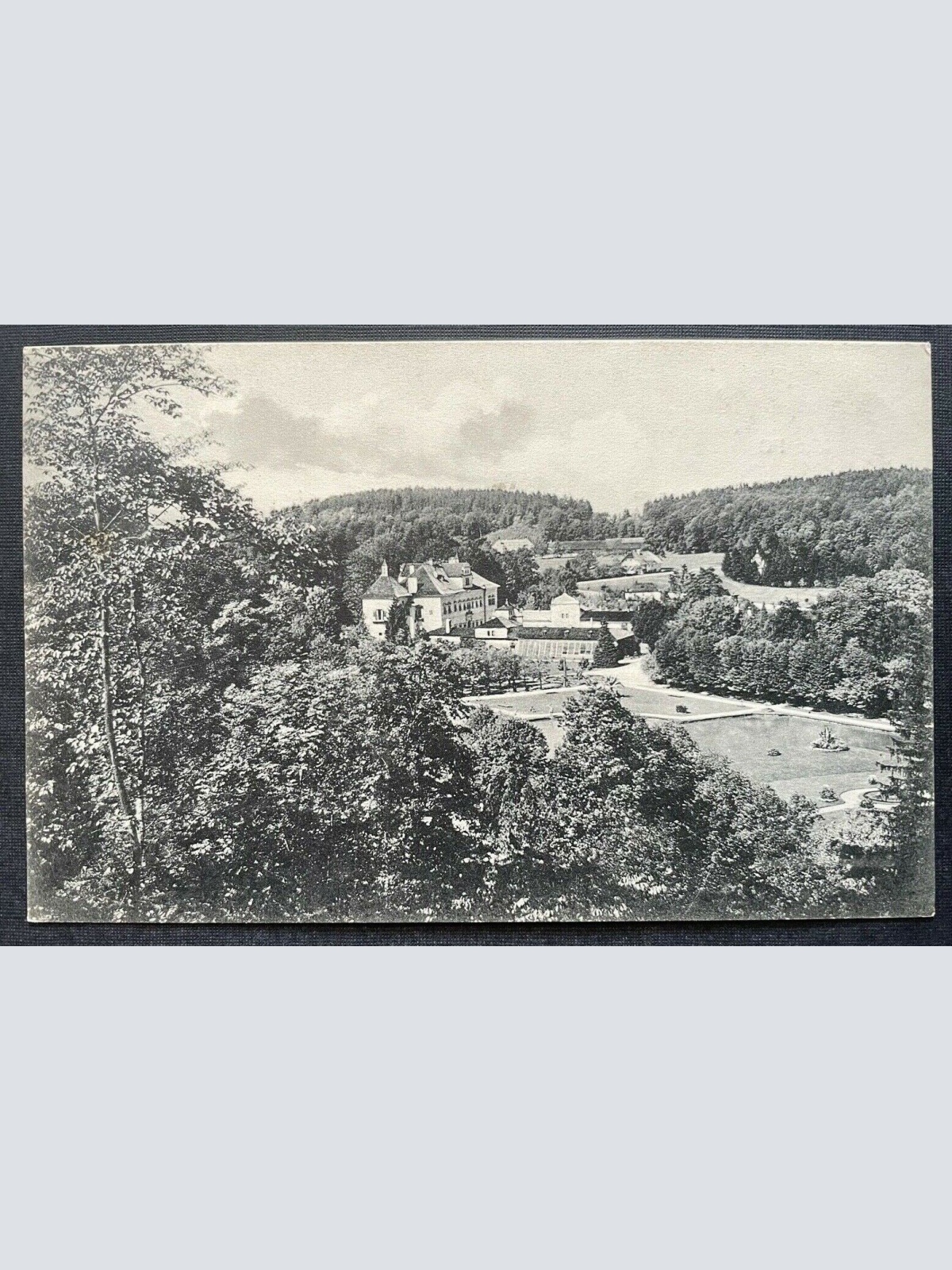 Schloss Hellbrunn Park Garten Weiher Baum Wald Salzburg Österreich 410867 TH