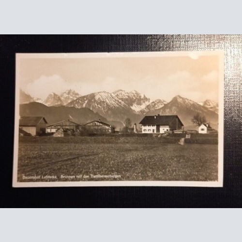 Ansichtskarte Tirol Bauernhof Lehrecke Brunnen mit den Tannheimerbergen 078 Ga B