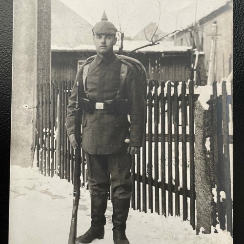 Porträt Soldat Uniform Gewehr Pickelhaube Helm Schnee Militär Krieg 402496 TH