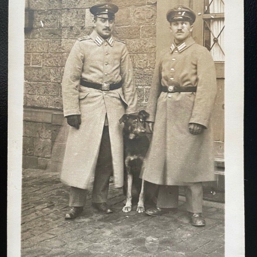 Porträt Soldaten Uniform Schirmmütze Mantel Schäferhund Militär Krieg 400574 TH