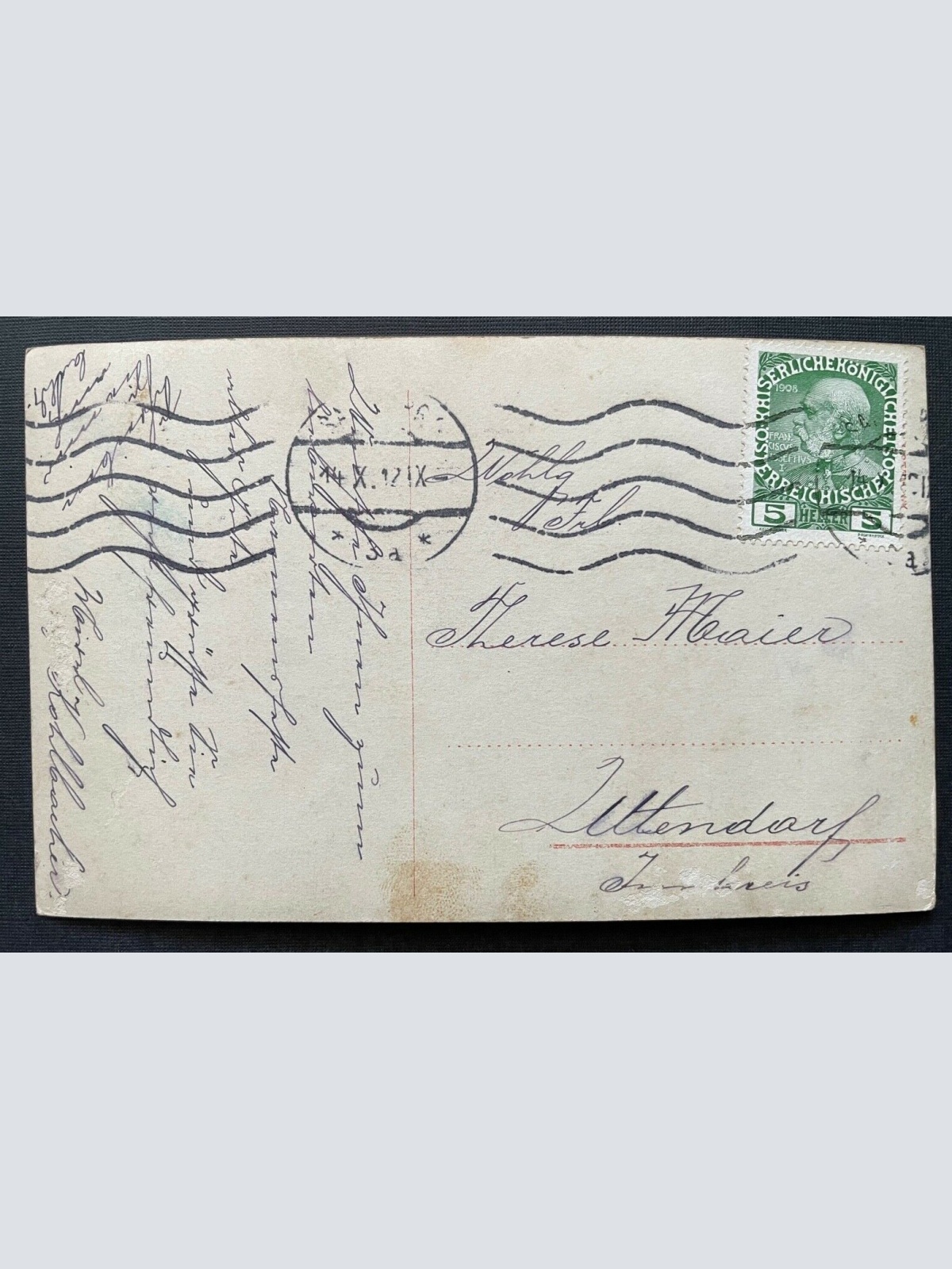 Porträt Frau Kleid Tracht geflochtene Haare Zopf 400380 TH F