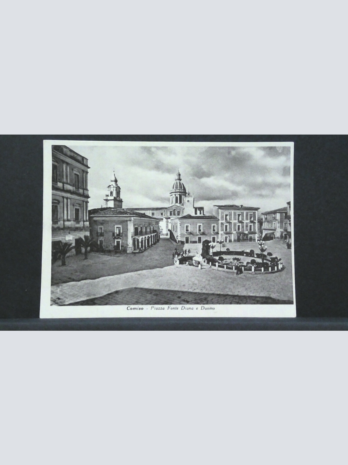 Comiso Piazza Fonte Diana e Duomo JW 402947 F