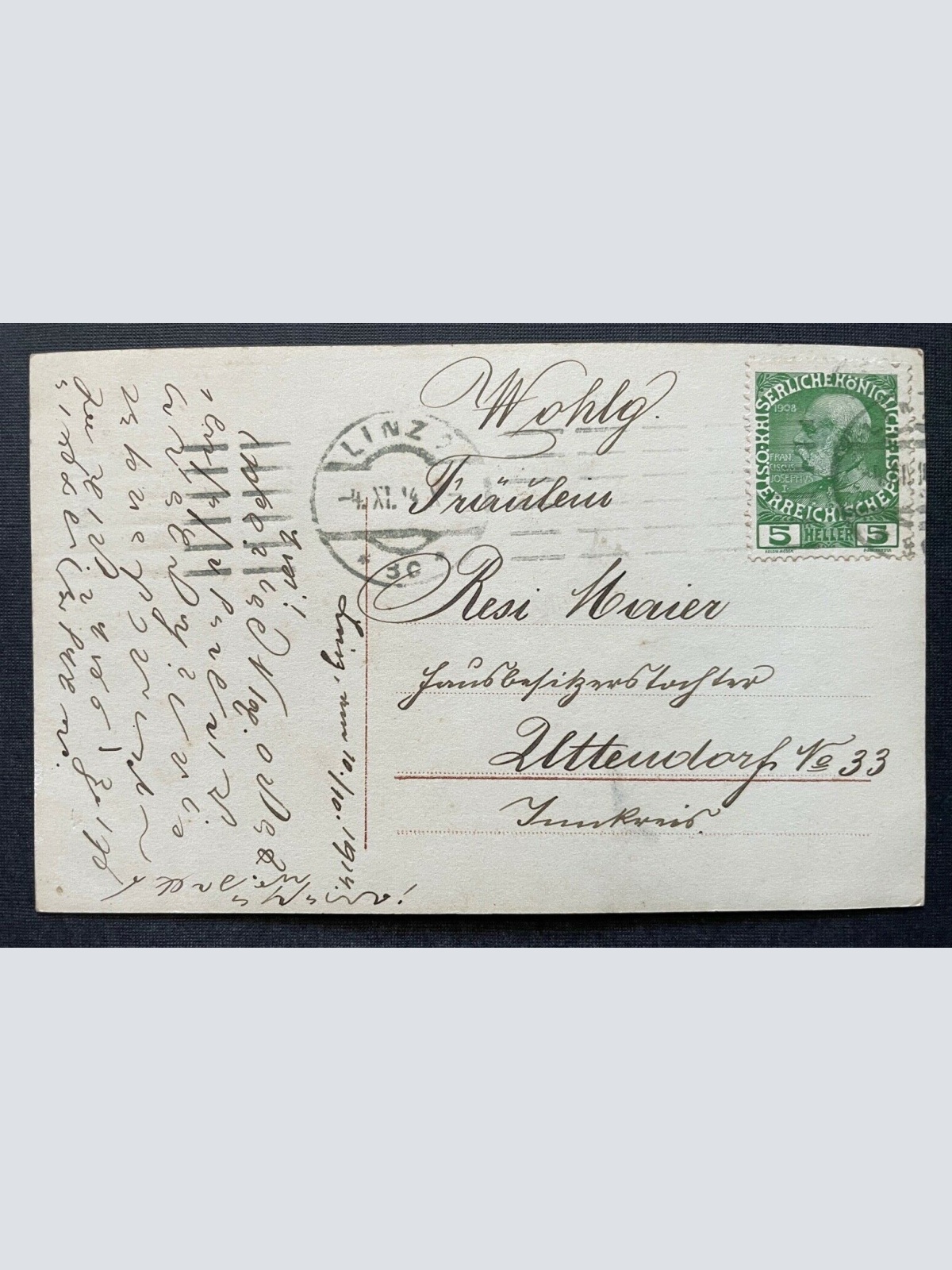 Porträt Frau Überdachter Stuhl Strand Kleid Tracht Buch 400288 TH A