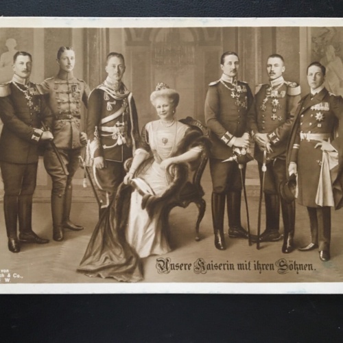 Unsere Kaiserin mit ihren Söhnen - Kaiserin Auguste Viktoria 270076 TH