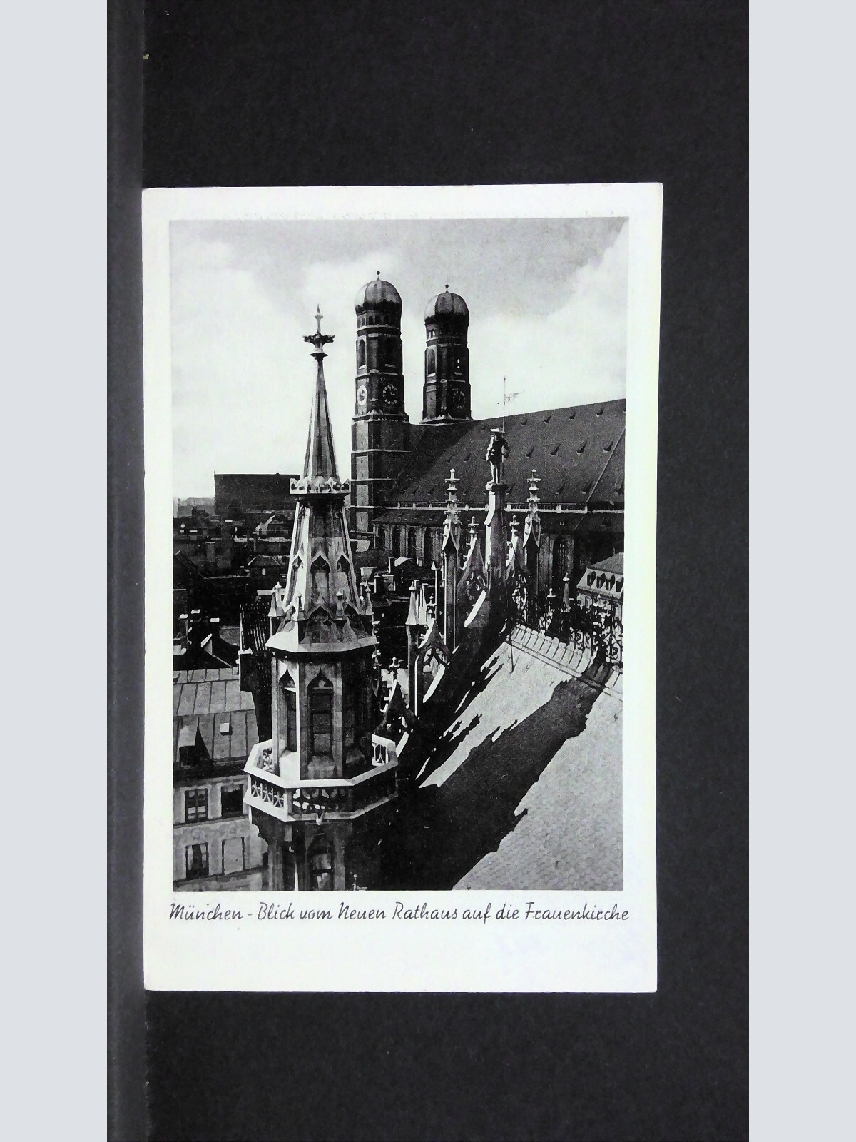 München Blick vom Neuen Rathaus auf die Frauenkirche 20107 jw J