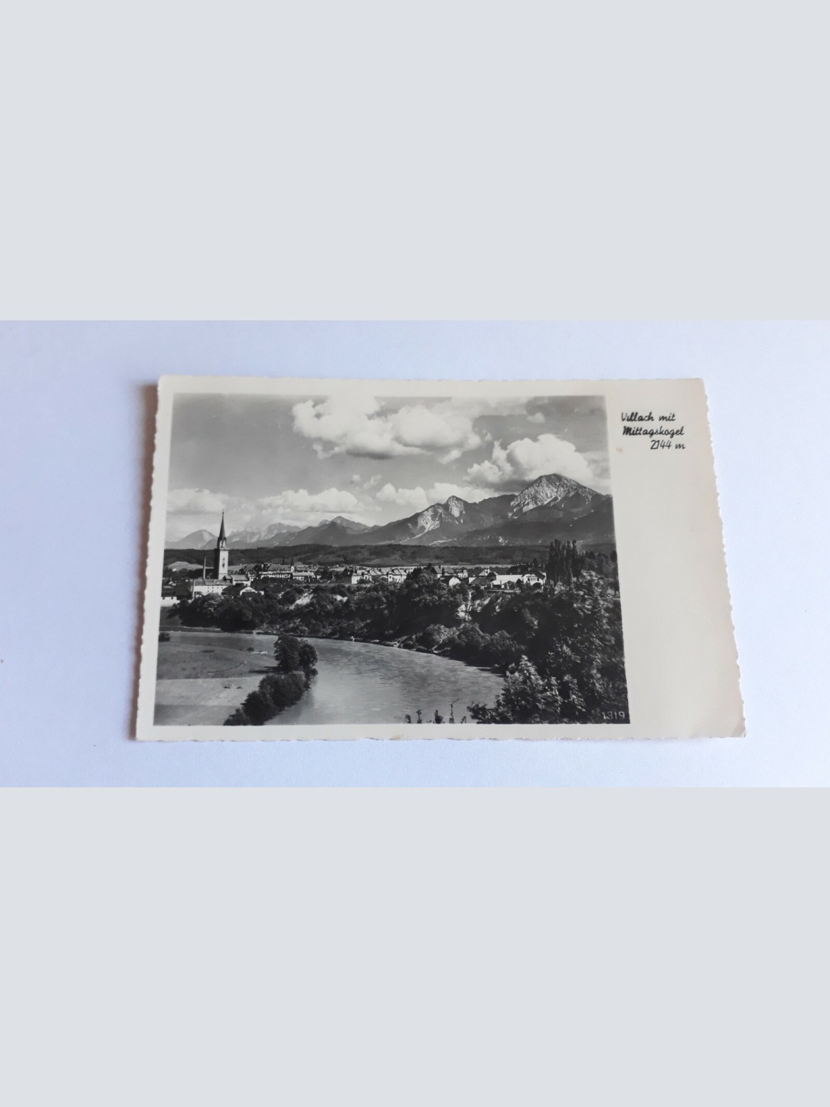 Villach mit Mittagskogel 2144m.25025