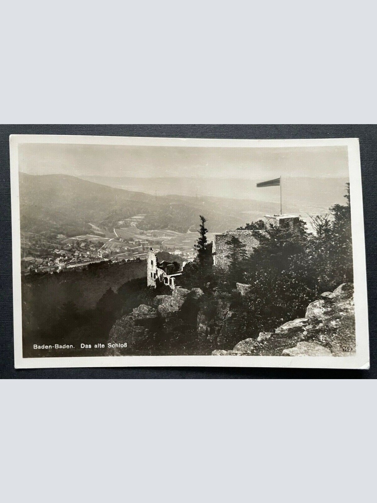 Baden-Baden Das alte Schloß Burgruine Baden-Württemberg Deutschland 401055 TH A