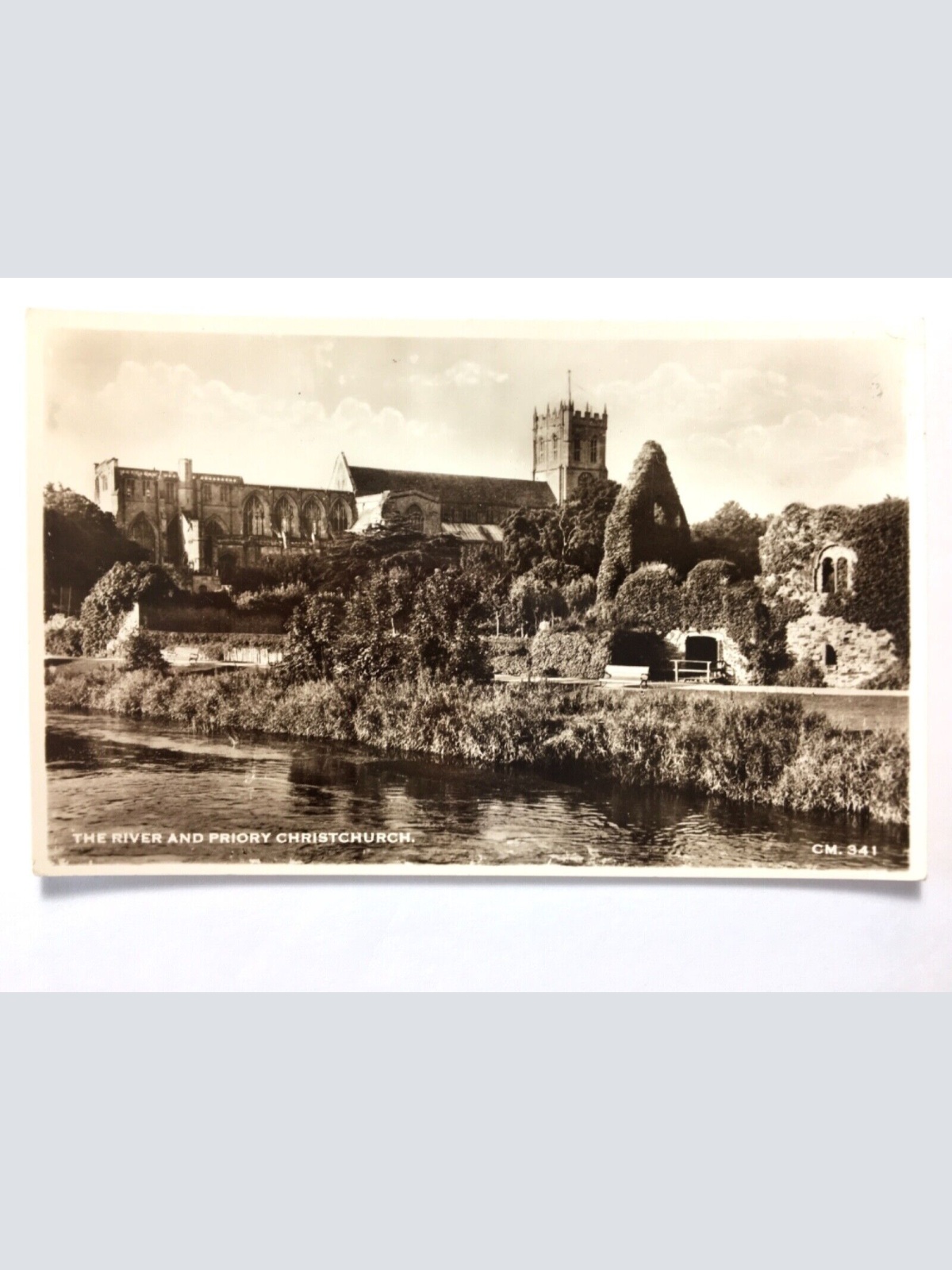 The River & Priory Christchurch - Fluss mit Kloster - Dorset - England 40274 TH