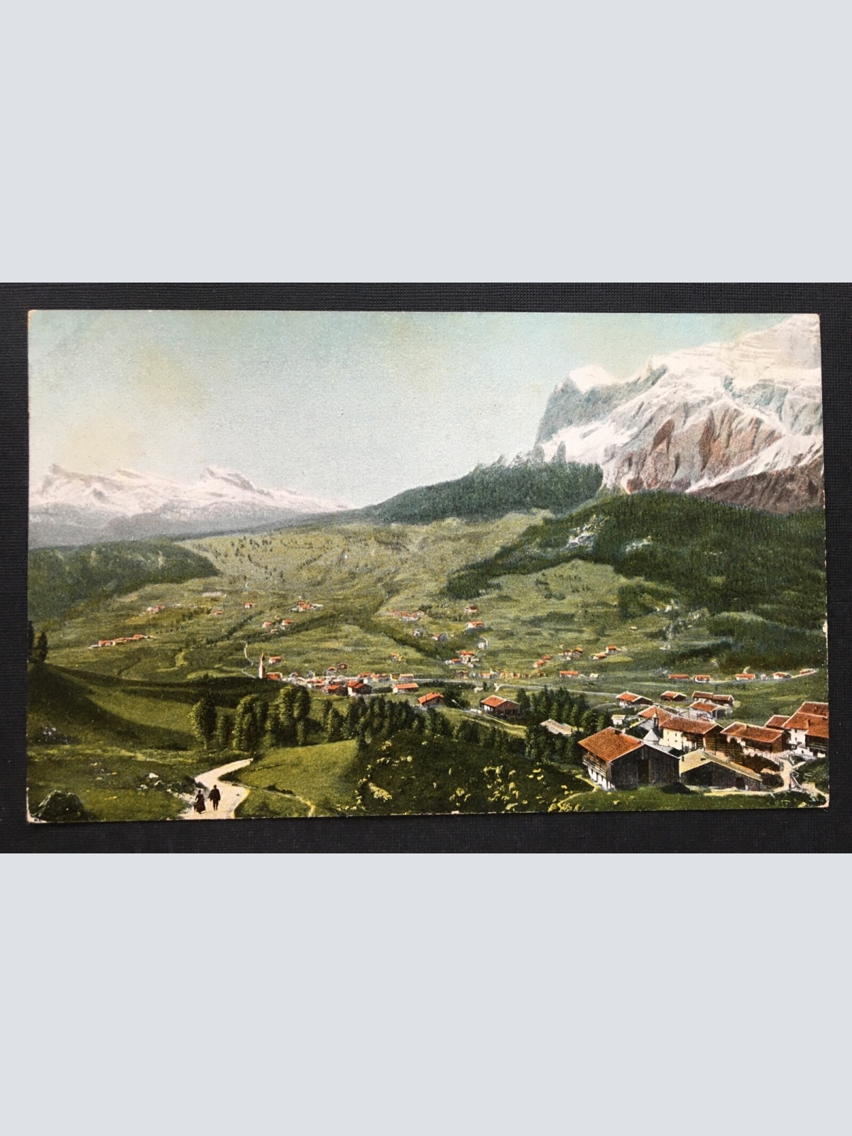 Cortina d’Ampezzo gegen Nuvolau Blick auf Ort Alpen Italien 400895 TH A