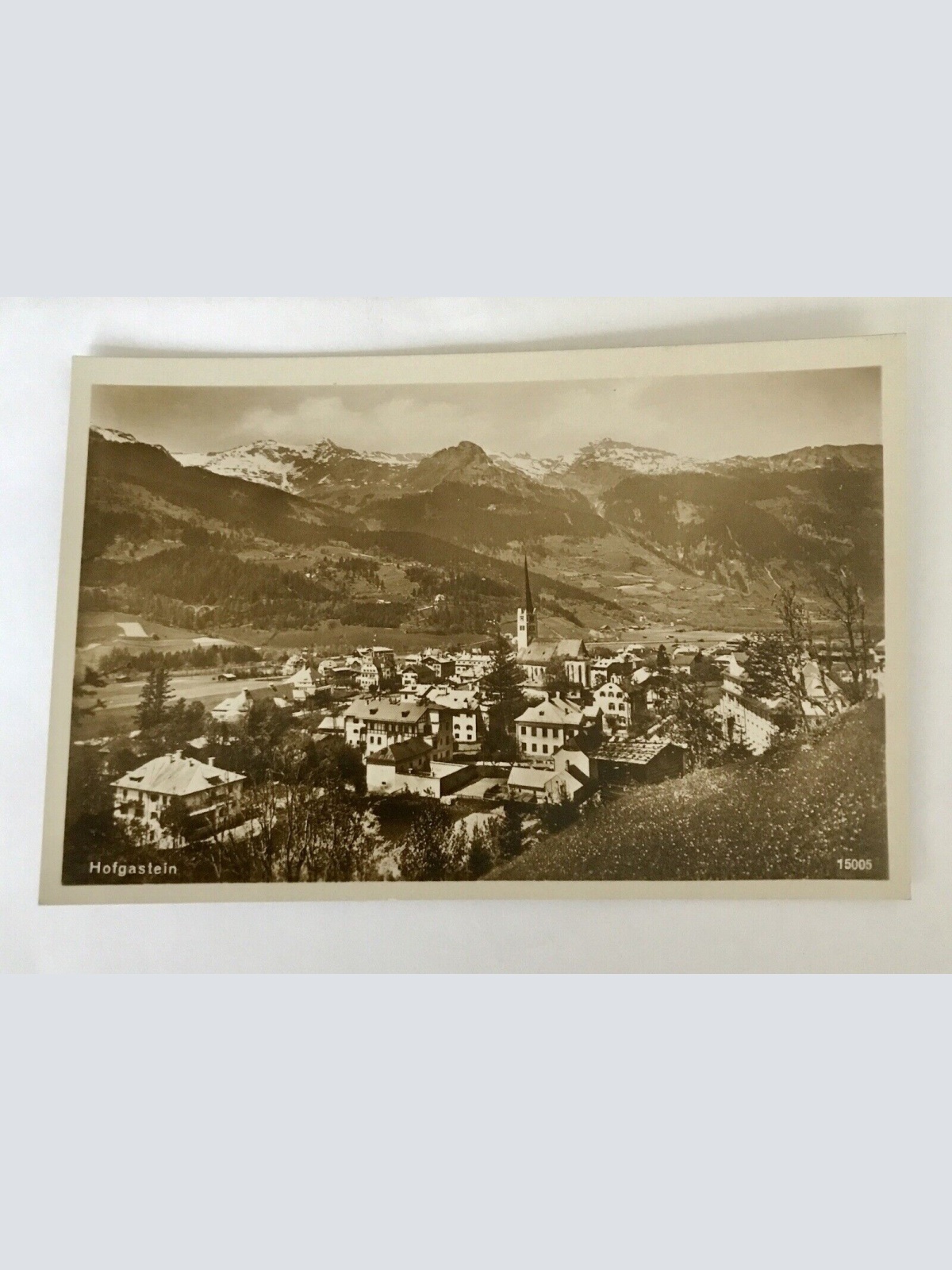 AK, Salzburg, Hofgastein, Dorf, Kirchturm, Gebirge (110255 BW)