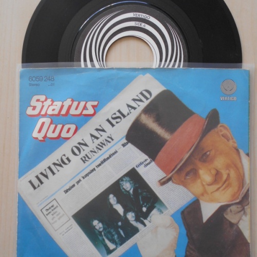 Status Quo - Living On An Island (7", Single)