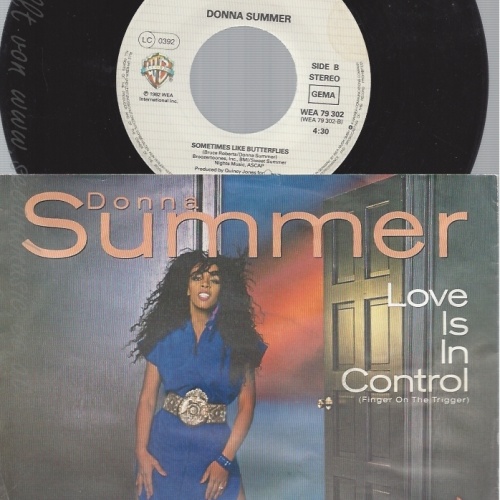 7" DONNA SUMMER-- LOVE IS IN CONTROL