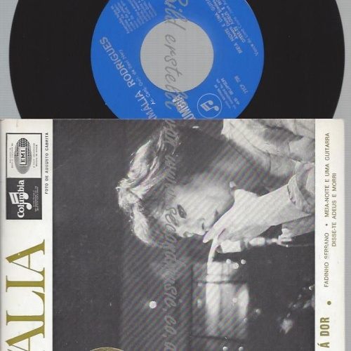 7" Amalia Rodrigues – Vou Dar De Beber À Dor