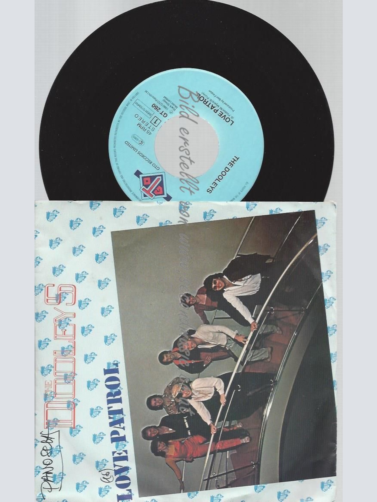 7"   The Dooleys – Love Patrol