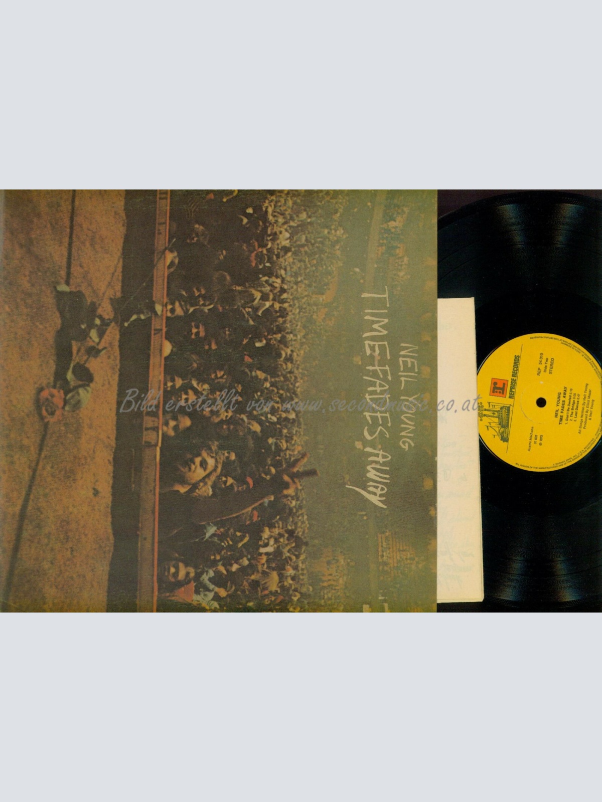 LP--- Neil Young  Time Fades Away / AUSTRO MECHANA// +POSTER/REP 54010