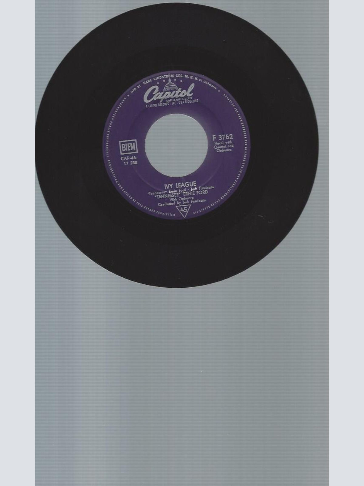 7"   Tennessee Ernie Ford  In The Middle Of An Island