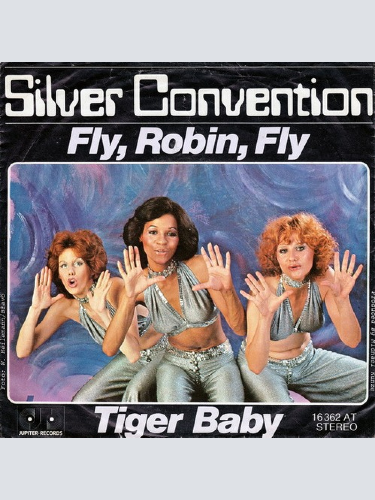 7", Single Silver Convention - Fly, Robin, Fly / Tiger Baby