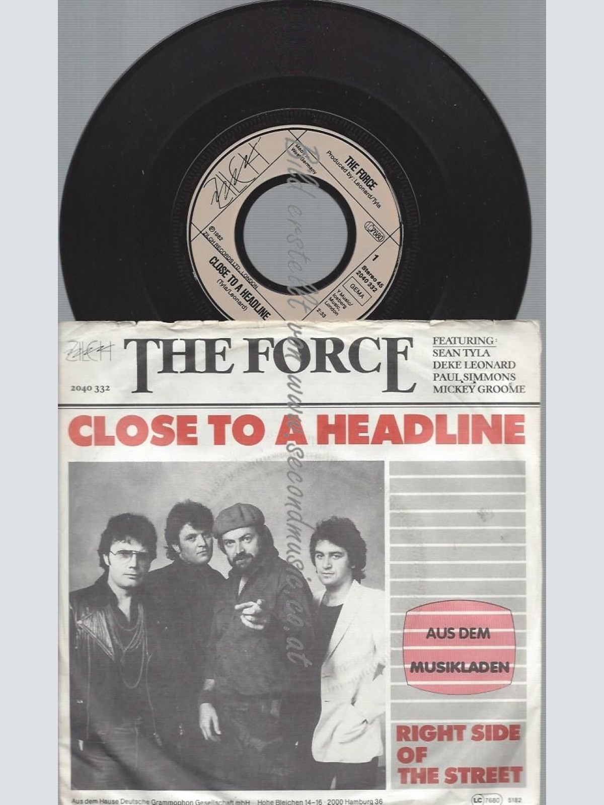 7"  The Force   Close To A Headline