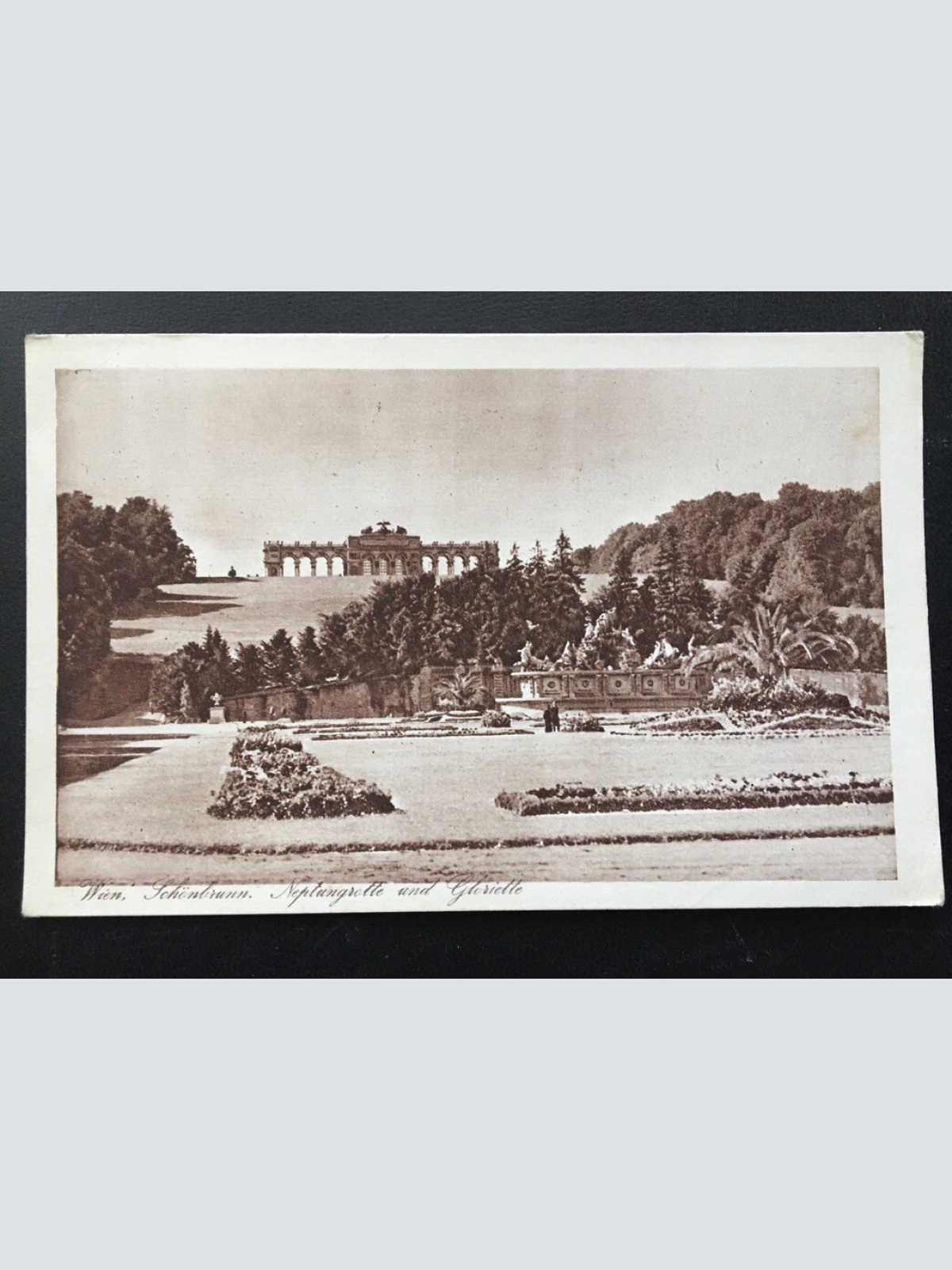 Wien - Schönbrunn - Neptunbrunnen und Gloriette - Österreich 400237 TH