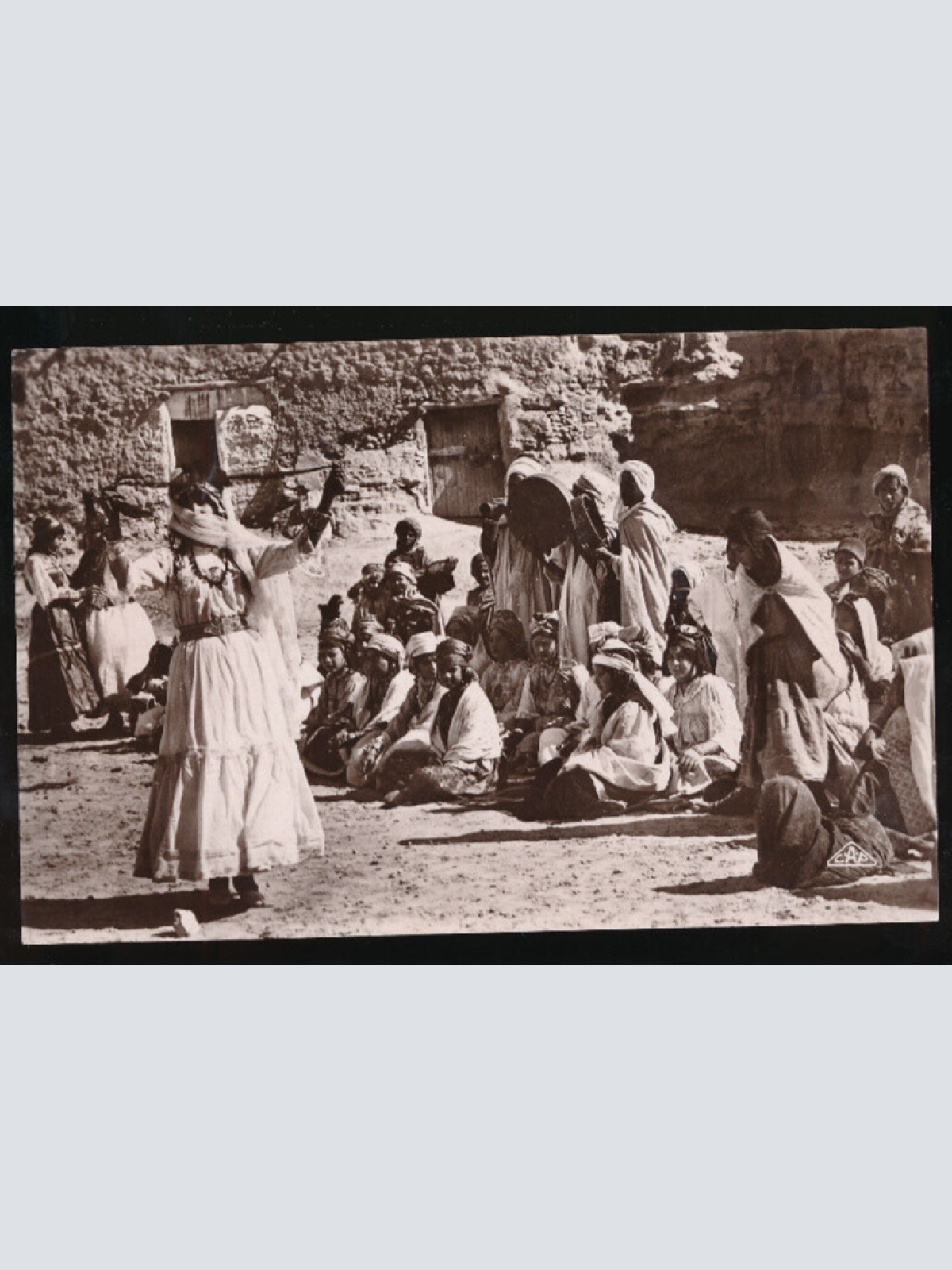 AK von einer Afrikanschen Tänzerin am Marktplatz Afrika (688)