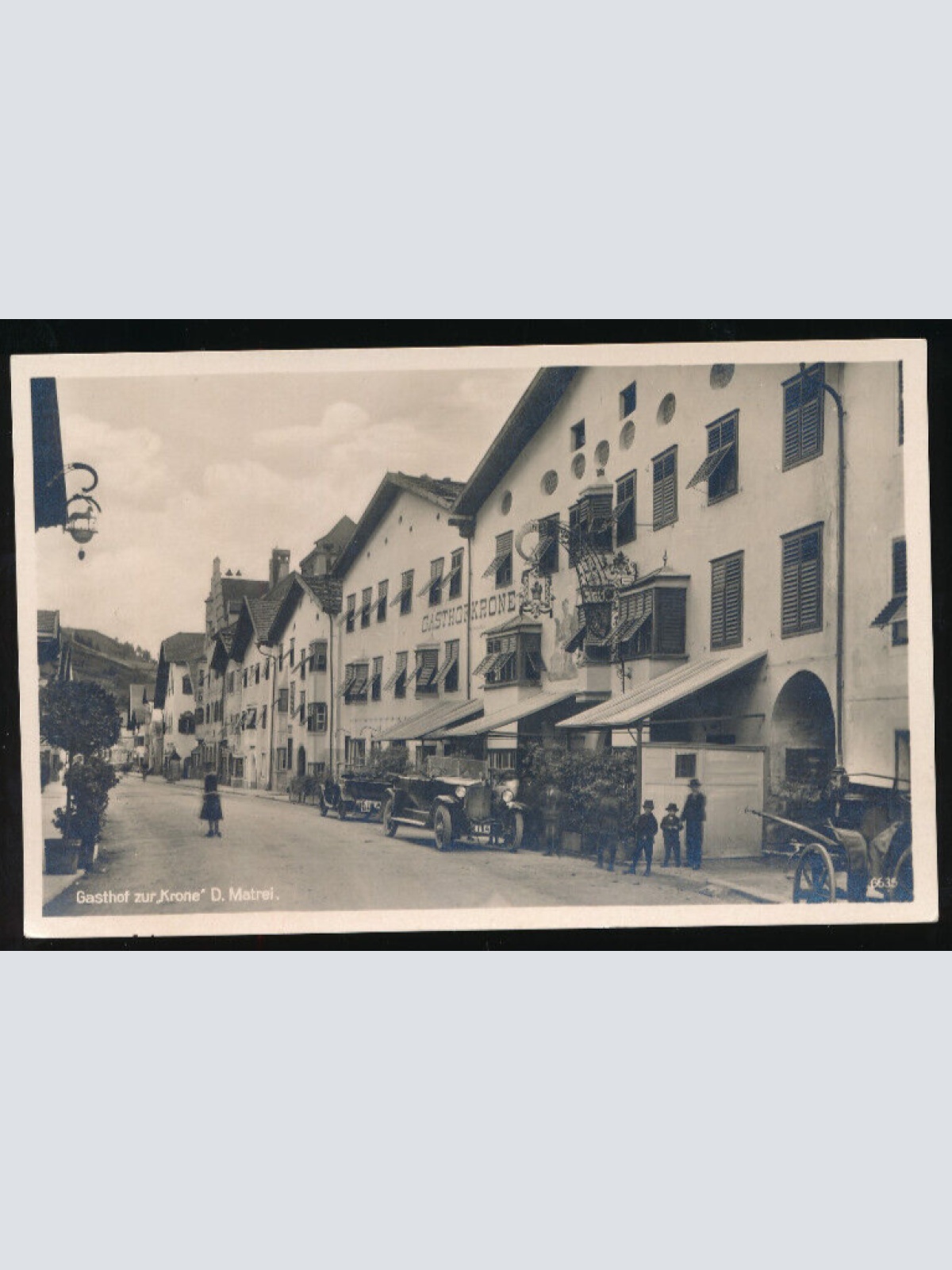 AK aus Matrei am Brenner mit Gasthof Krone und Oldtimer - Alte Auto Tirol (1034)