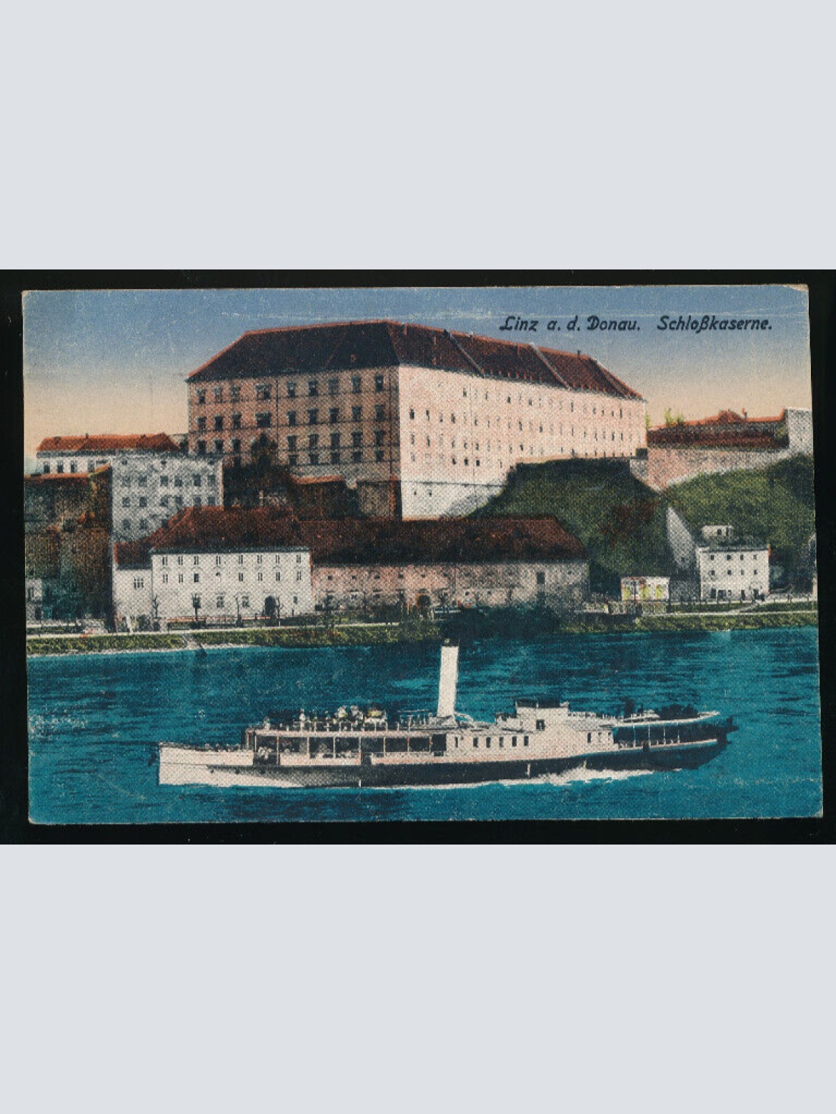 AK Linz an der Donau Schloßkaserne mit Dampfer Oberösterreich (1949)